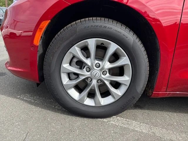 2025 Chrysler Pacifica Select - Photo 29