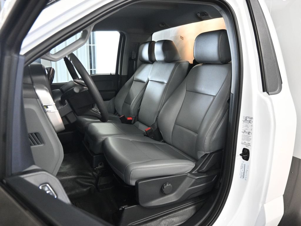 2025 Ford F-550 Super Duty Chassis Cab XL - Photo 11