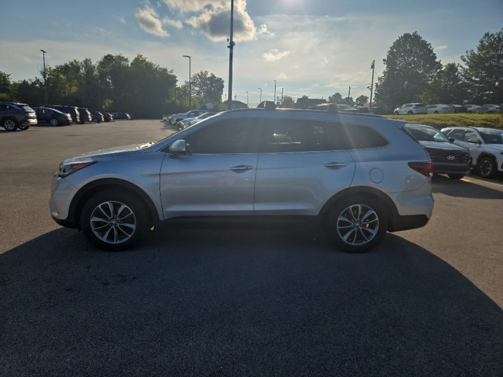 Used 2019 Circuit Silver Hyundai SE image 6