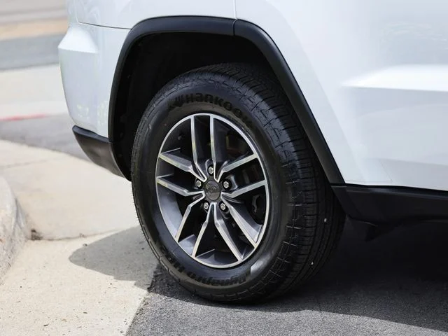 Used 2019 Bright White Clearcoat Jeep Limited image 11