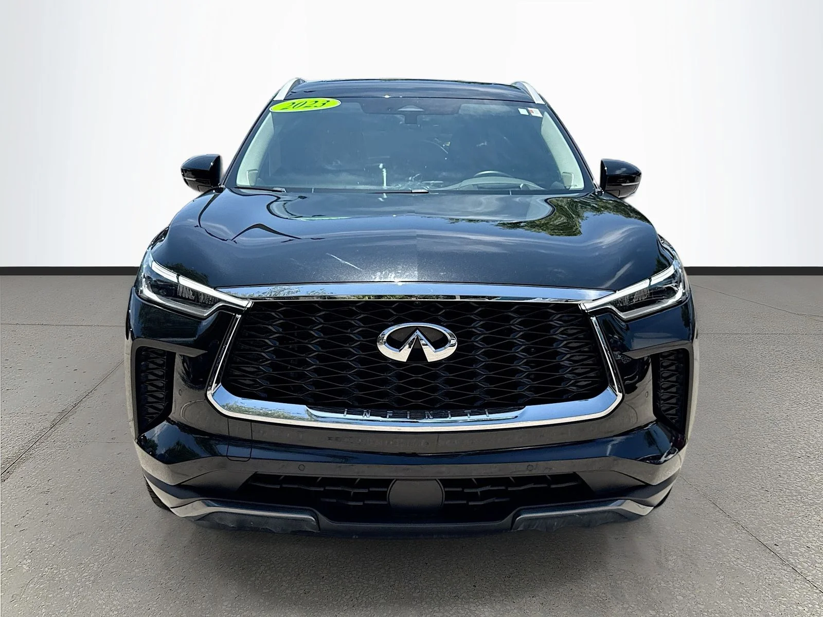 Used 2023 Black INFINITI Sensory image 2