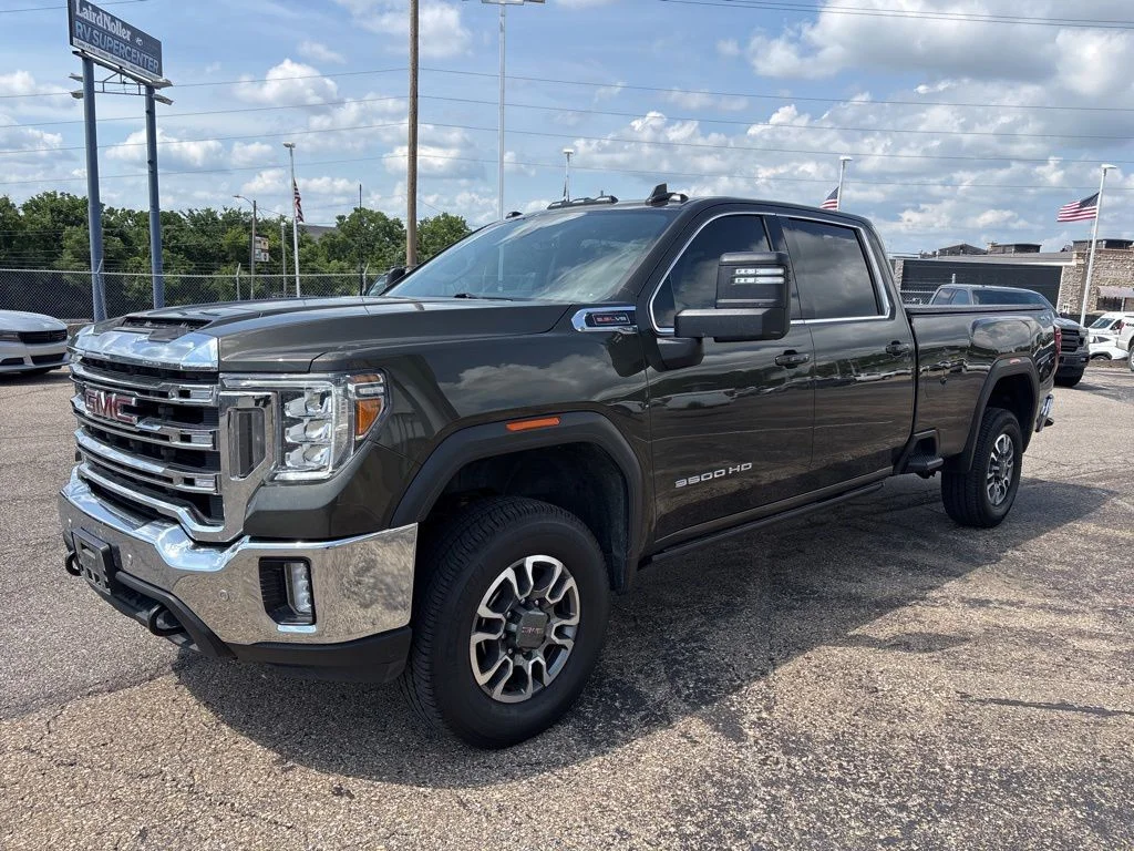 Used 2023 Forest Green GMC SLE image 3