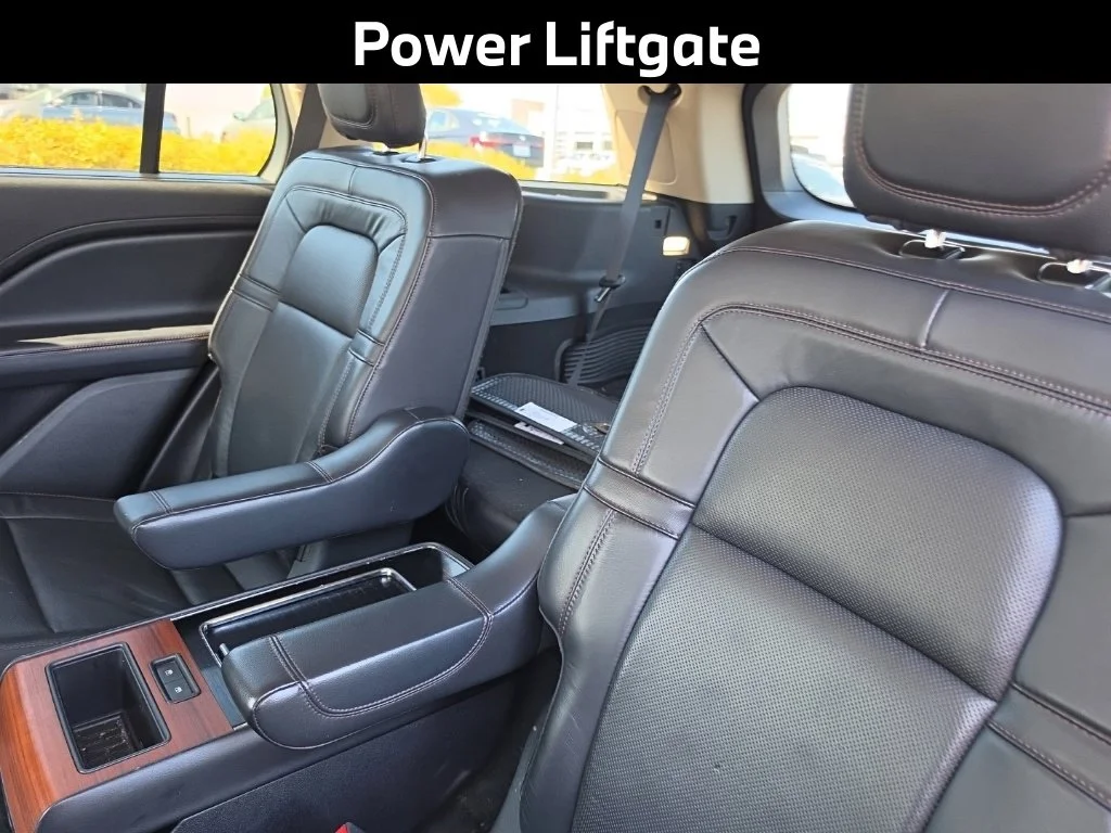 Used 2020 Black Lincoln Reserve image 13