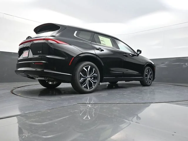 Used 2025 Black Toyota XLE image 36
