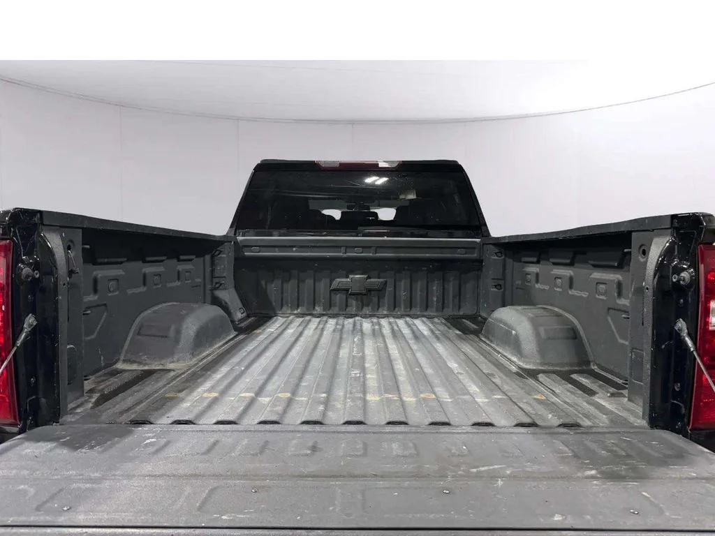 Used 2021 Black Chevrolet LT image 26