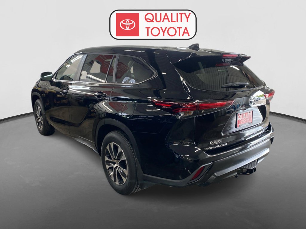 New 2026 Midnight Black Metallic Toyota  XLE image 4