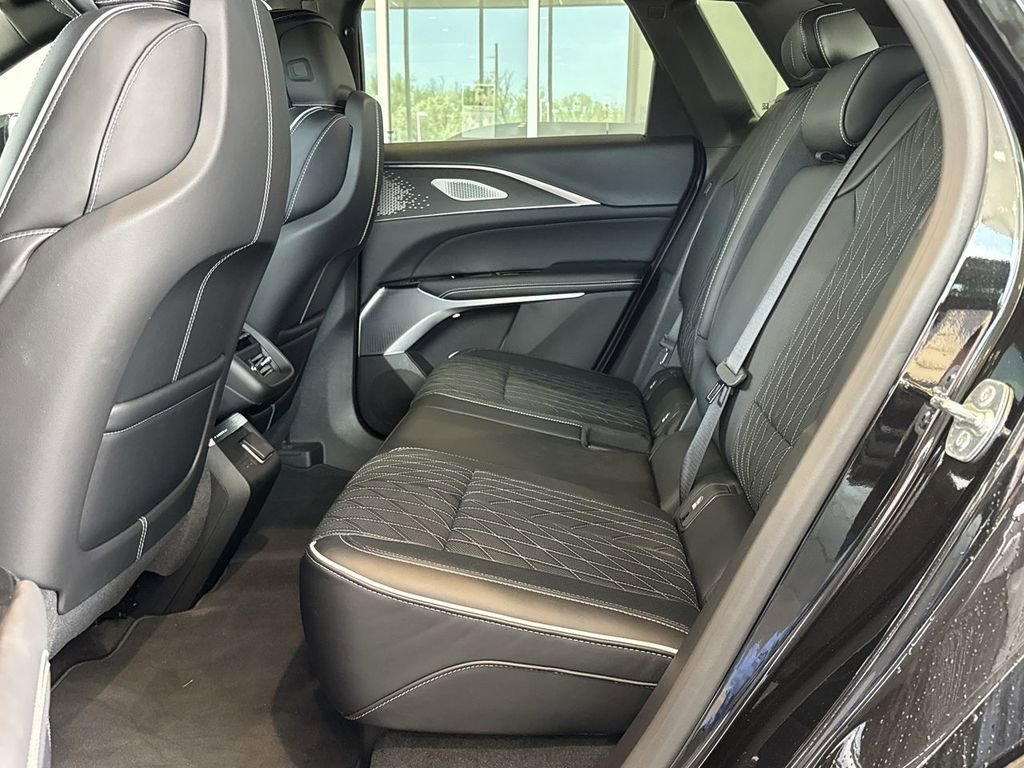 2026 Cadillac LYRIQ V Premium - Photo 22