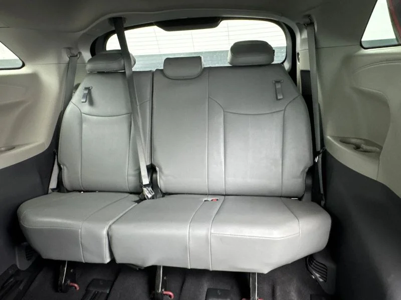 Used 2023  Toyota XLE Minivan 4D image 51