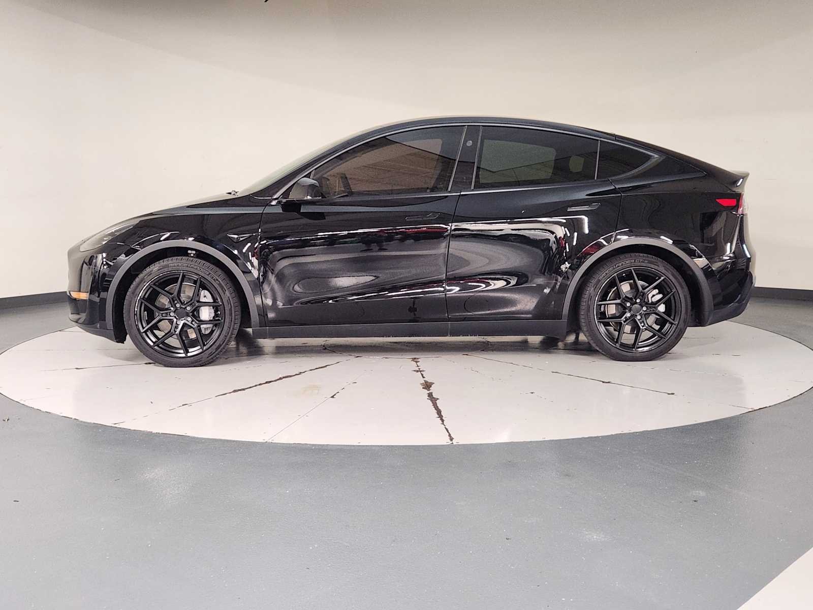 Used 2023 Solid Black Tesla Long Range image 5