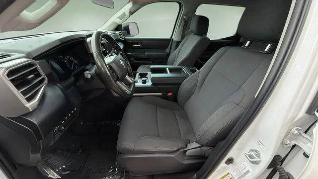 Used 2022 White Toyota SR5 image 18