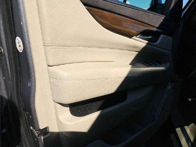 Used 2019 SATIN STEEL METALLIC Cadillac Premium Luxury image 9