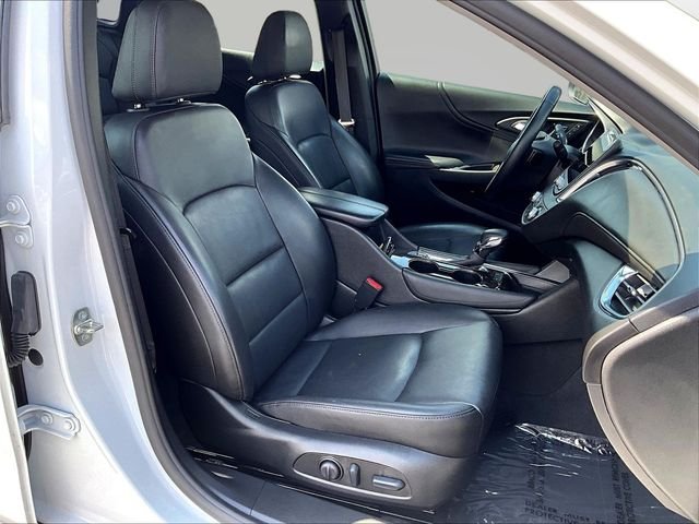 Used 2023 White Chevrolet LT image 32