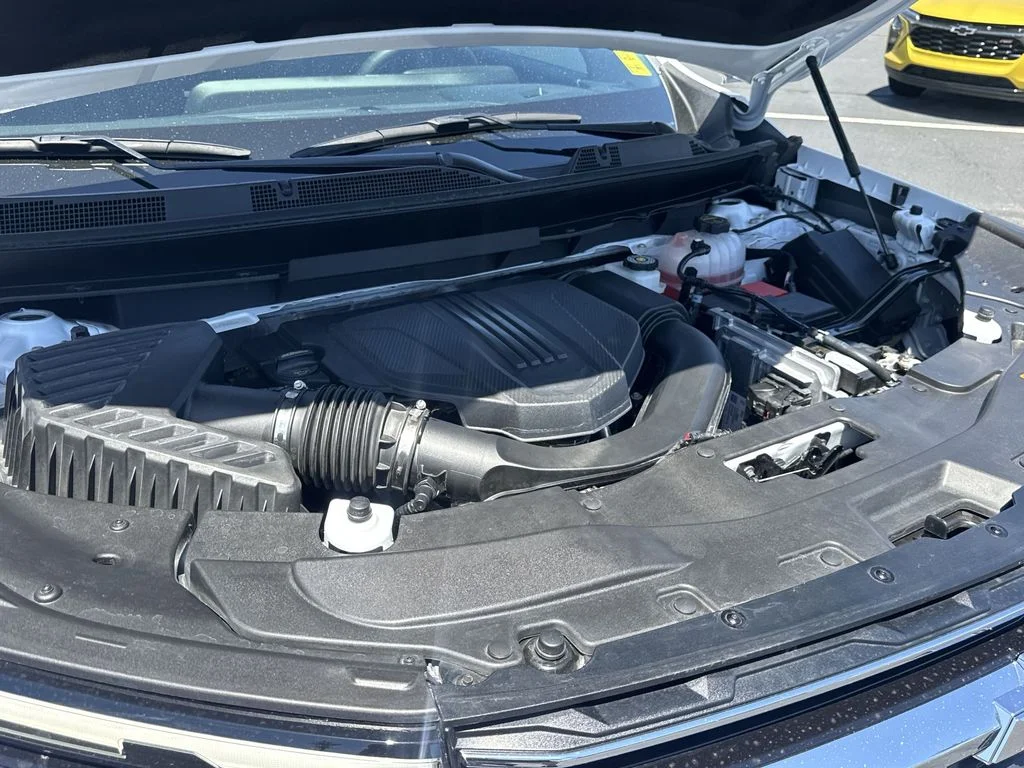 Used 2026 White Chevrolet LT image 30