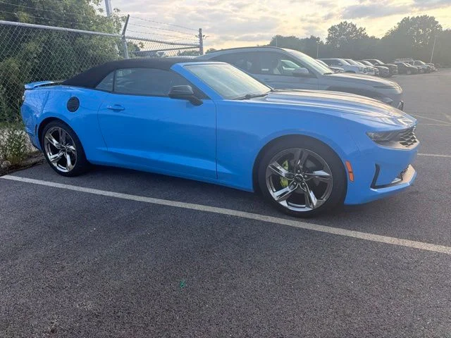 Used 2023 Blue Chevrolet 2LT image 2
