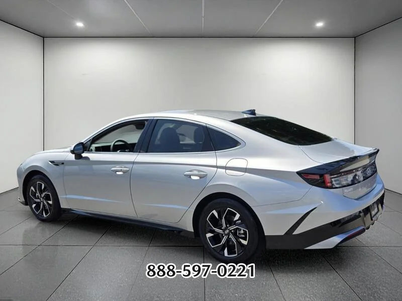 Used 2025 Silver HYUNDAI SEL image 3