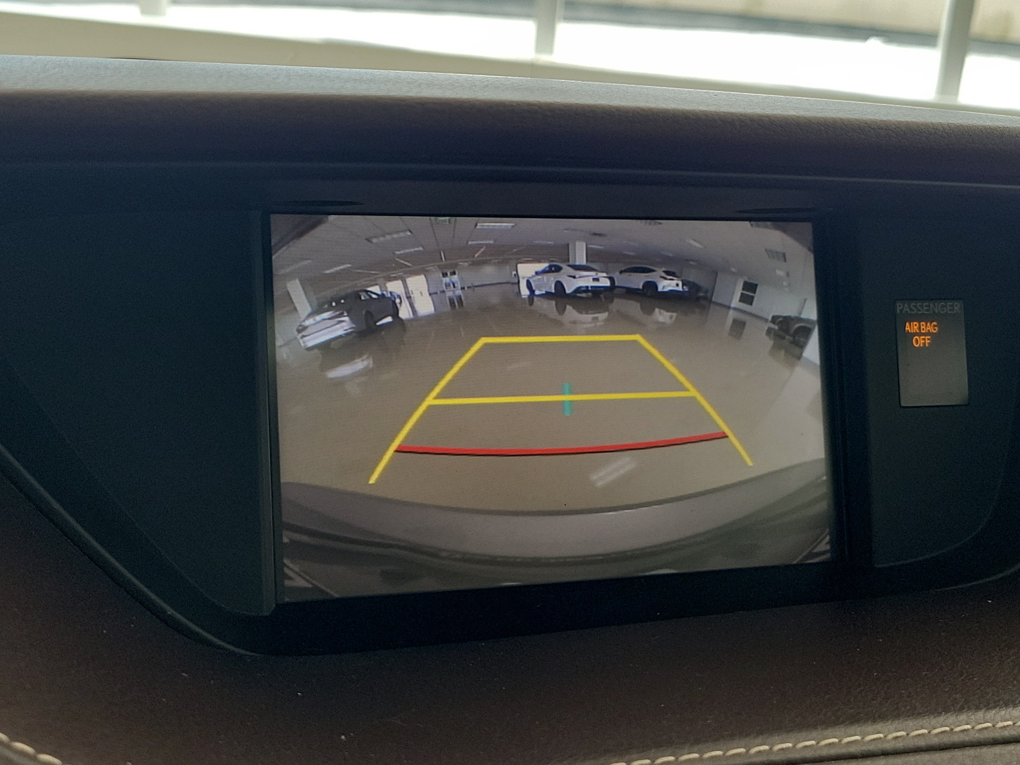 Used 2018 Silver Lexus ES 350 image 31