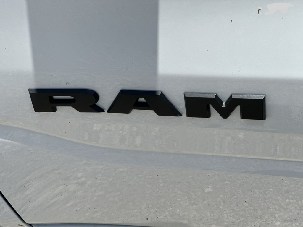 New 2026 Bright White Clear-Coat Exterior Paint RAM Big Horn/Lone Star image 37