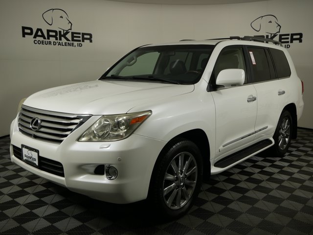 2011 Lexus LX 570 w/ Luxury Pkg