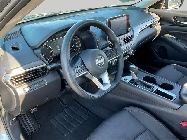 Used 2025 Gray Nissan 2.5 SV image 18