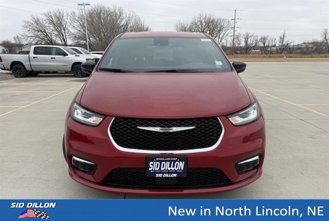 New 2026 Red Hot Pearl-Coat Exterior Paint Chrysler Select image 3