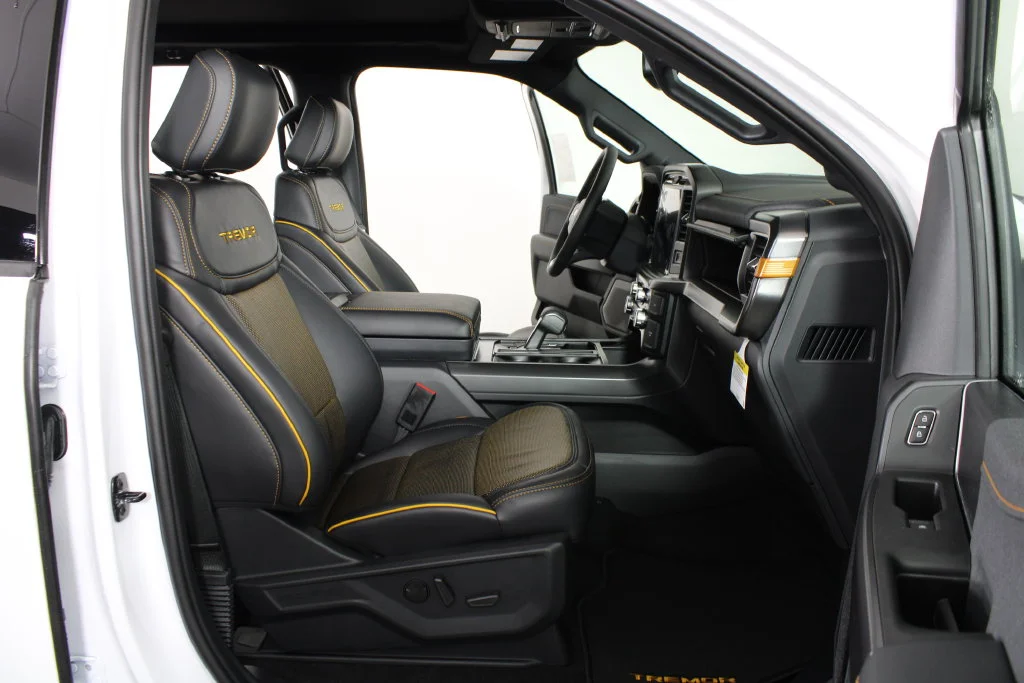 New 2026 Oxford White Ford Tremor image 16