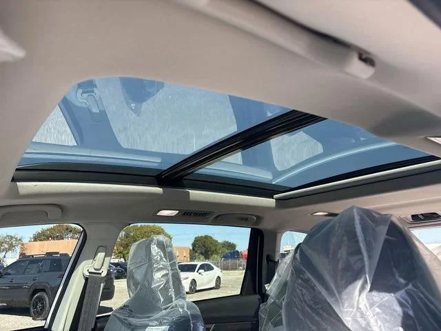 New 2026 CRYSTAL WHITE PEARL Subaru Touring 7-Passenger image 22
