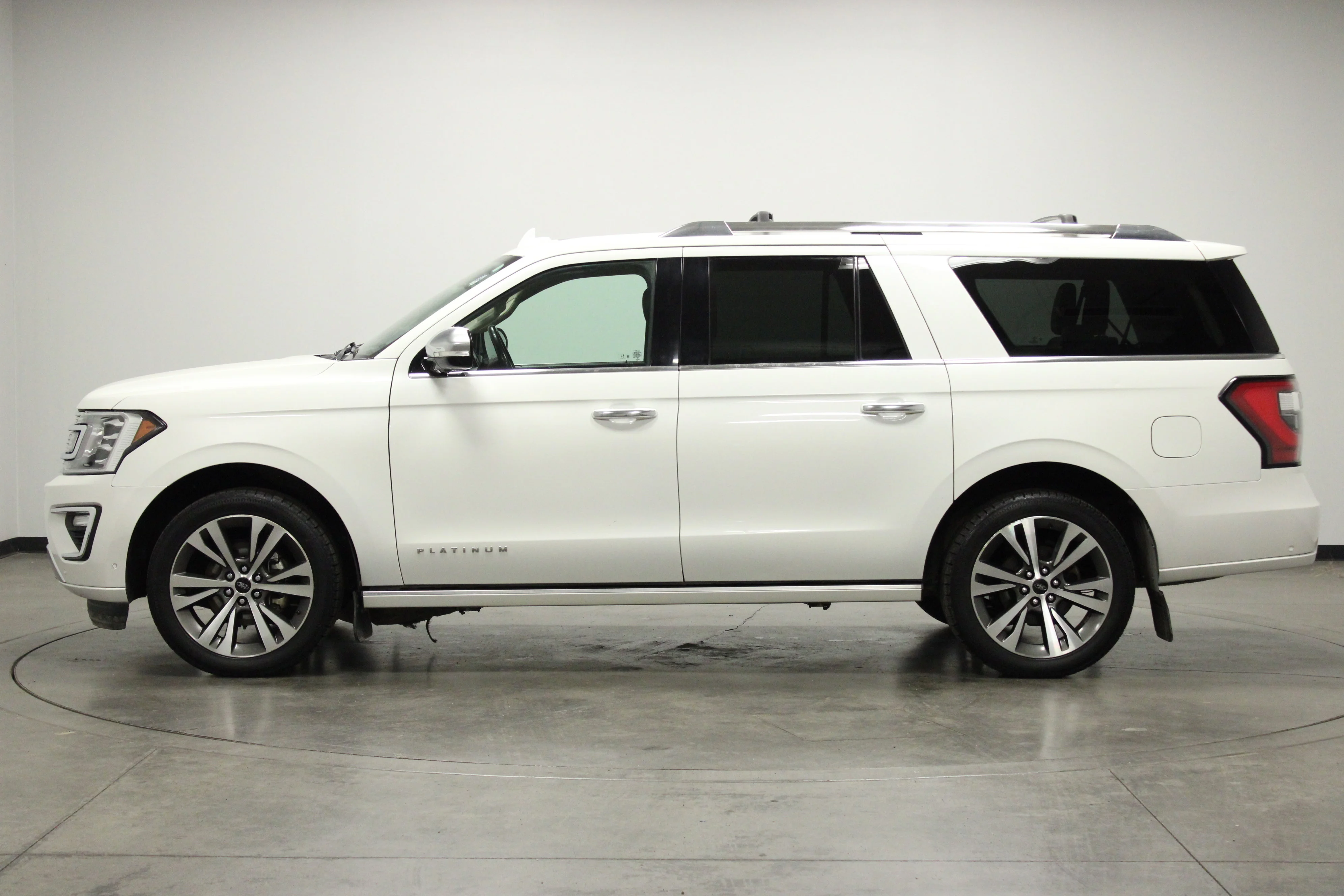 Used 2021 Star White Metallic Tri-Coat Ford Platinum image 5