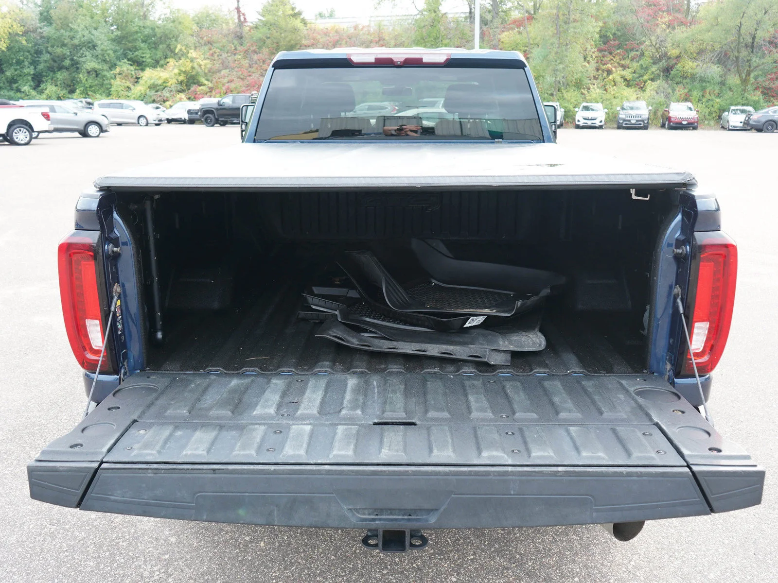 Used 2022 Pacific Blue Metallic GMC AT4 image 14