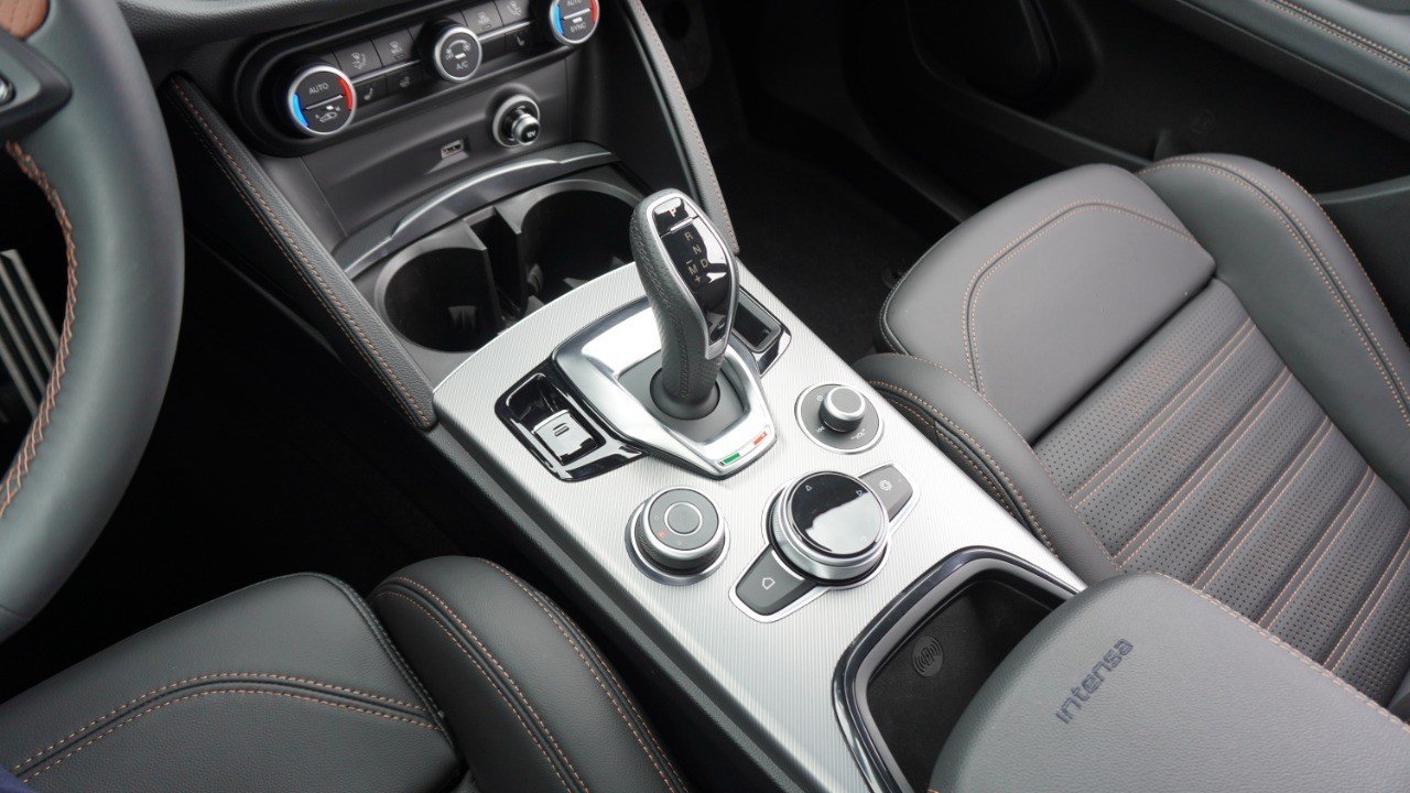 Used 2025 Red Alfa Romeo Intensa image 20