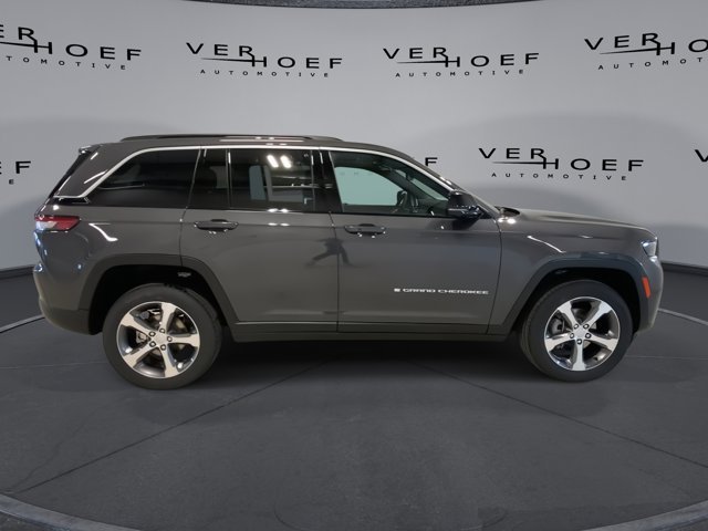 New 2026 Baltic Gray Metallic Clear-Coat Exterior Paint Jeep Limited image 9