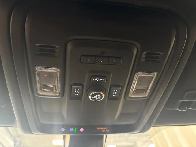 Used 2022 Black Chevrolet Premier image 28