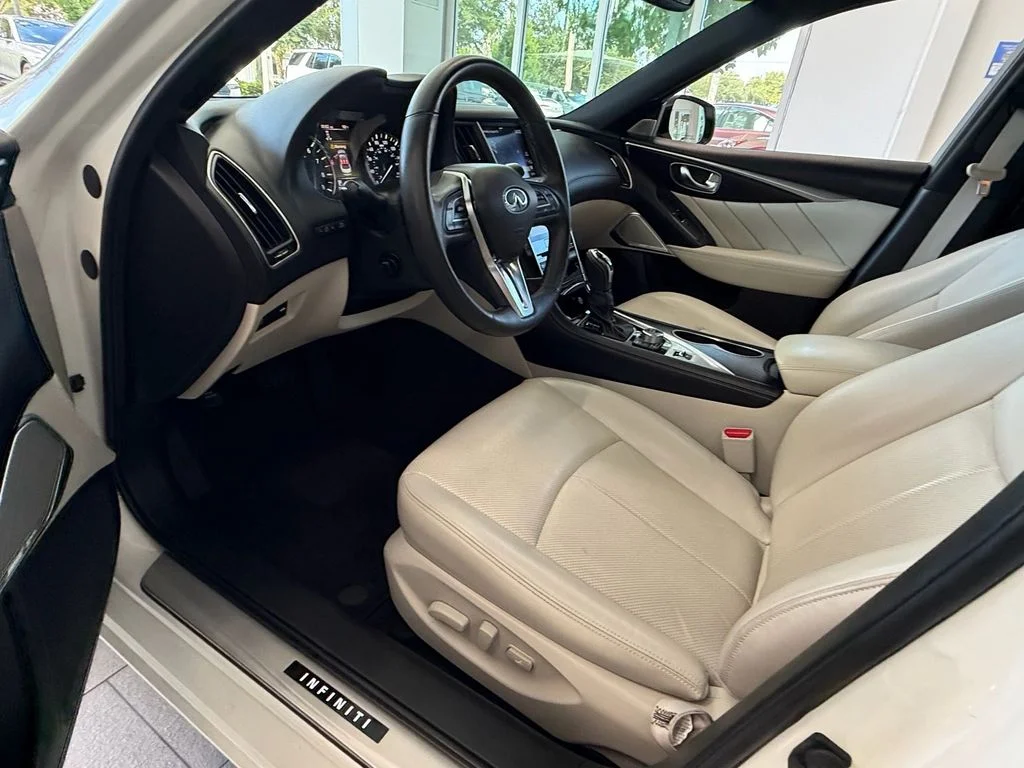 Used 2023 White INFINITI SENSORY image 10