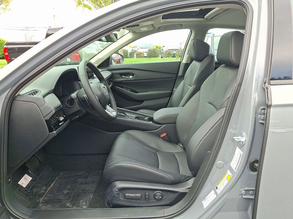 New 2026 Urban Gray Pearl Honda Touring Hybrid image 6