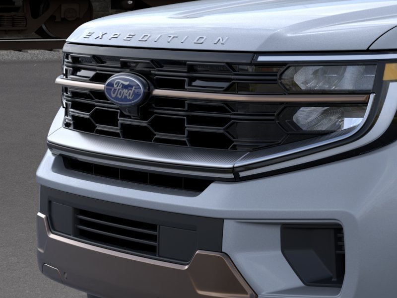 New 2026 Glacier Gray Metallic Tri-Coat Ford MAX King Ranch® image 17
