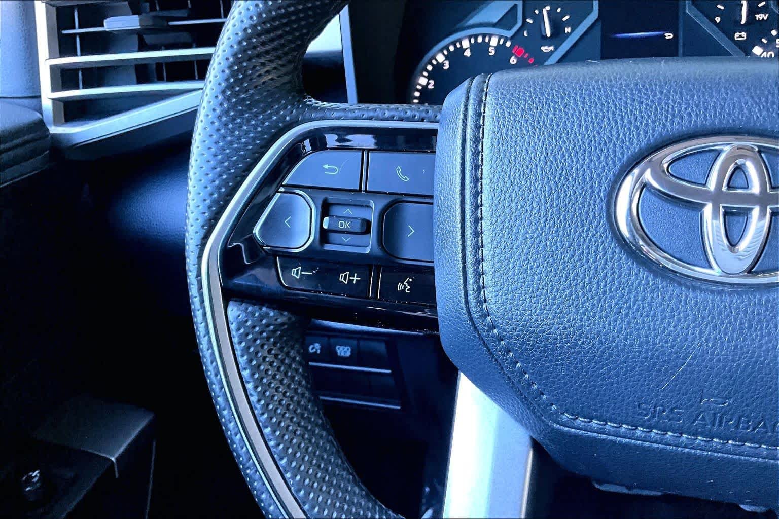 Used 2023 Ice Cap Toyota SR5 image 22