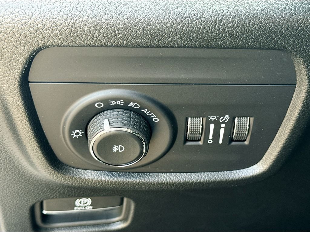 Used 2025 White Jeep Limited image 10