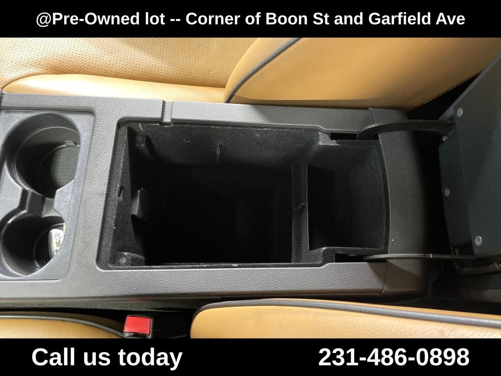 Used 2011  Lincoln Base image 27