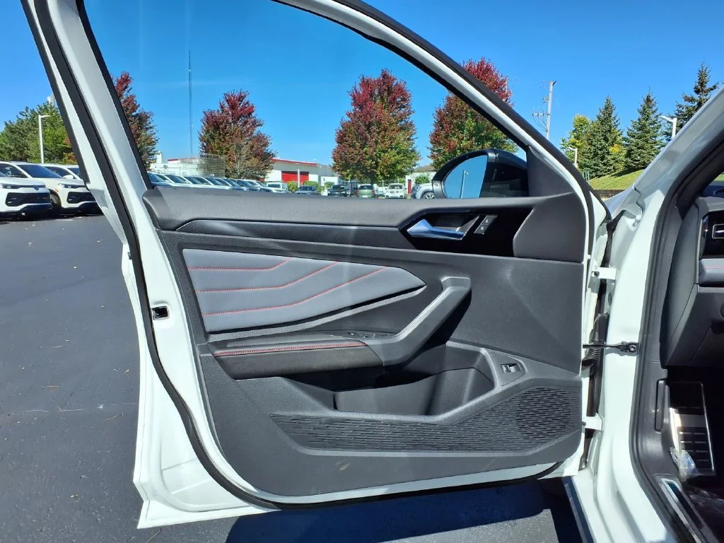 New 2027 Pure White Volkswagen 2.0T Autobahn image 10