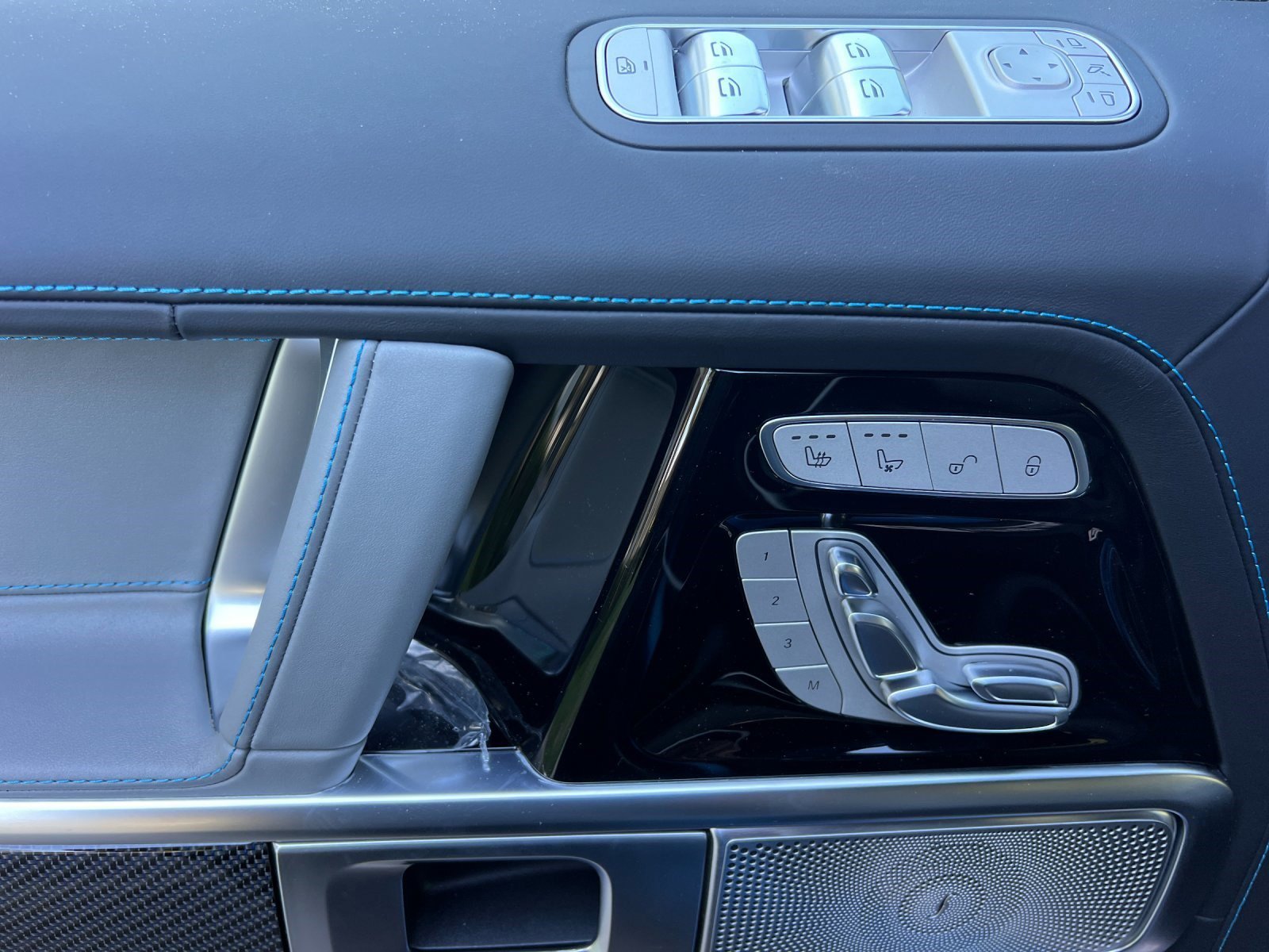 2025 Mercedes-Benz G-Class G580 - Photo 11