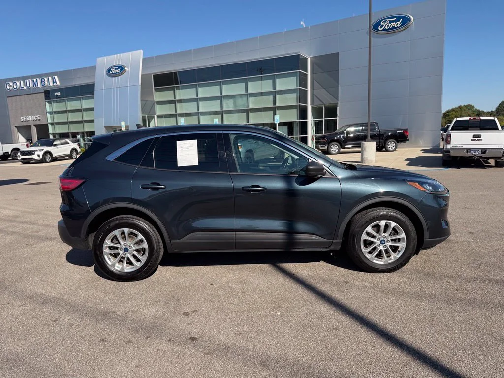Used 2022 Blue Ford SE image 7