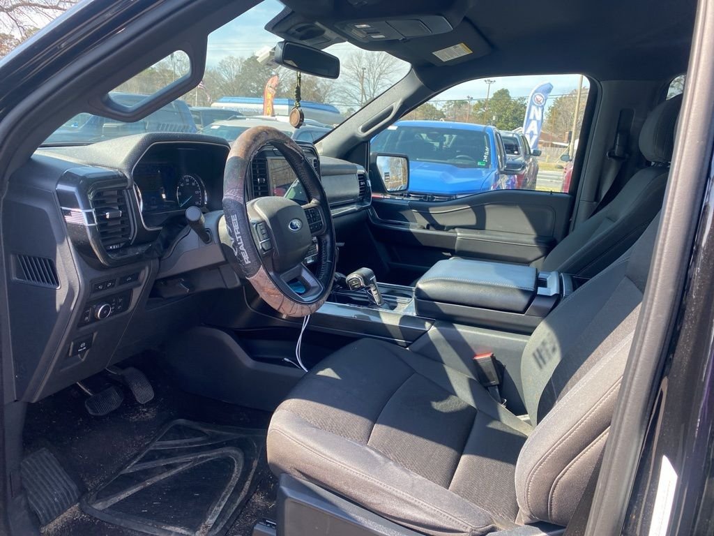 Used 2021 Black Ford XLT image 5