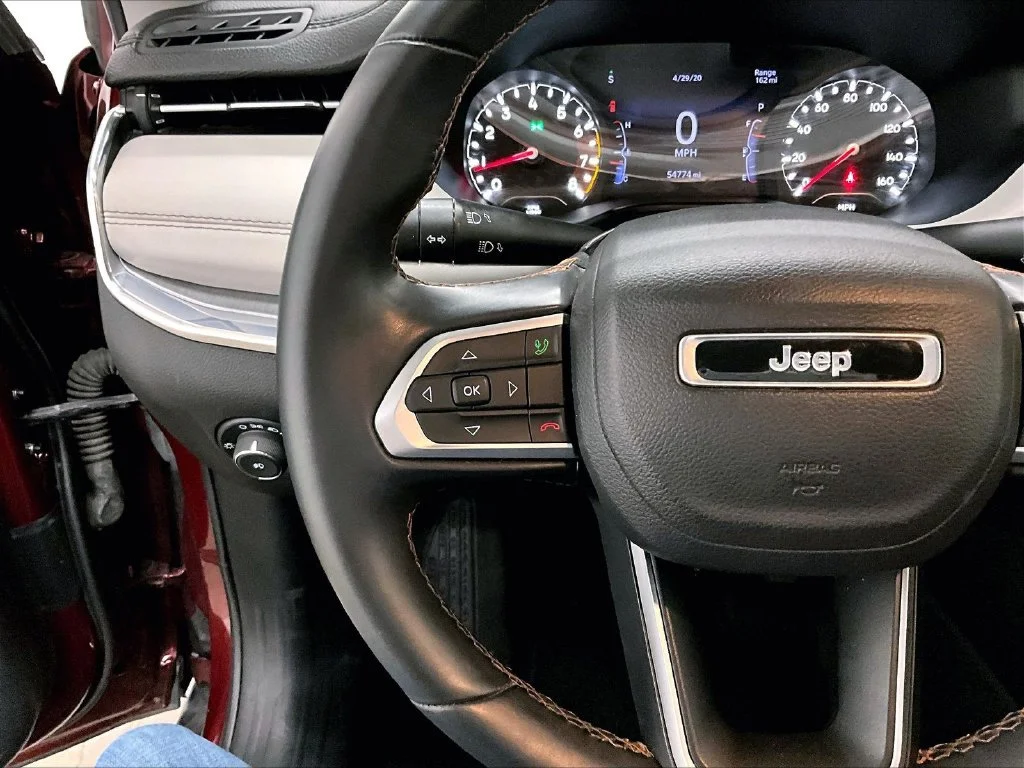 Used 2022 Red Jeep Limited image 11