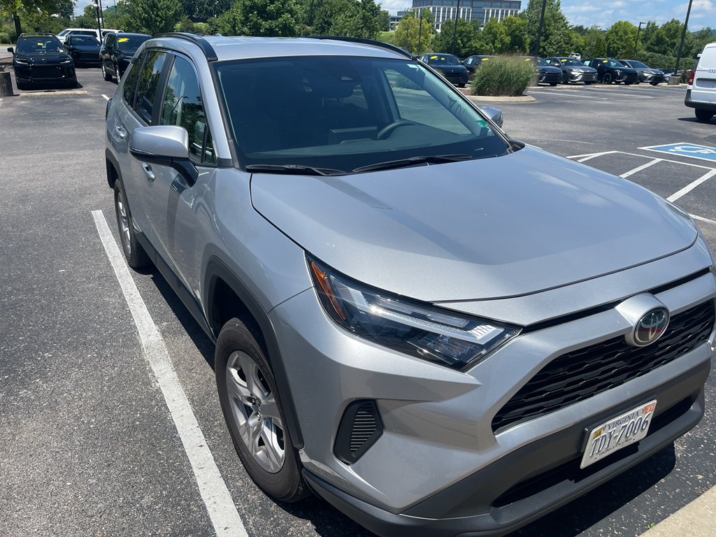 Used 2025 Silver Sky Metallic Toyota XLE image 1