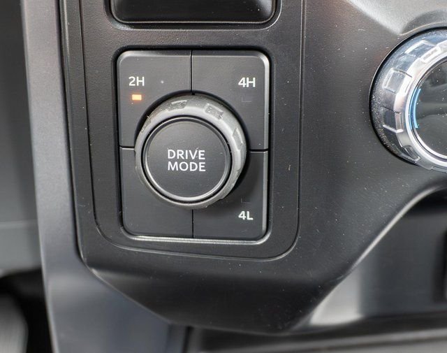 Used 2024 Agate Black Metallic Ford XLT image 25