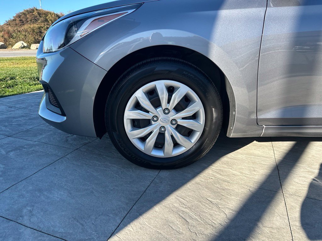 Certified Used 2022 Gray Hyundai SE image 7