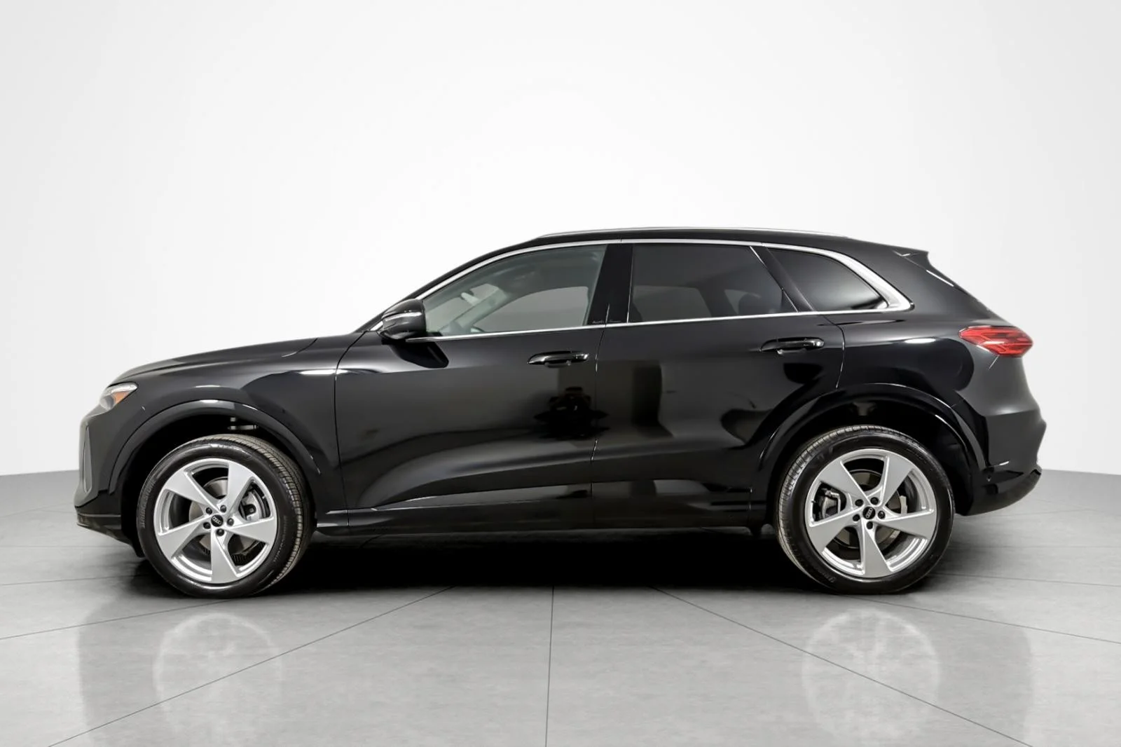 Used 2025 Mythos Black Metallic Audi Premium Plus 2.0 TFSI quattro image 2