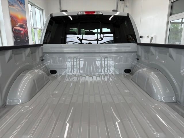 New 2026 Avalanche Ford XLT image 13