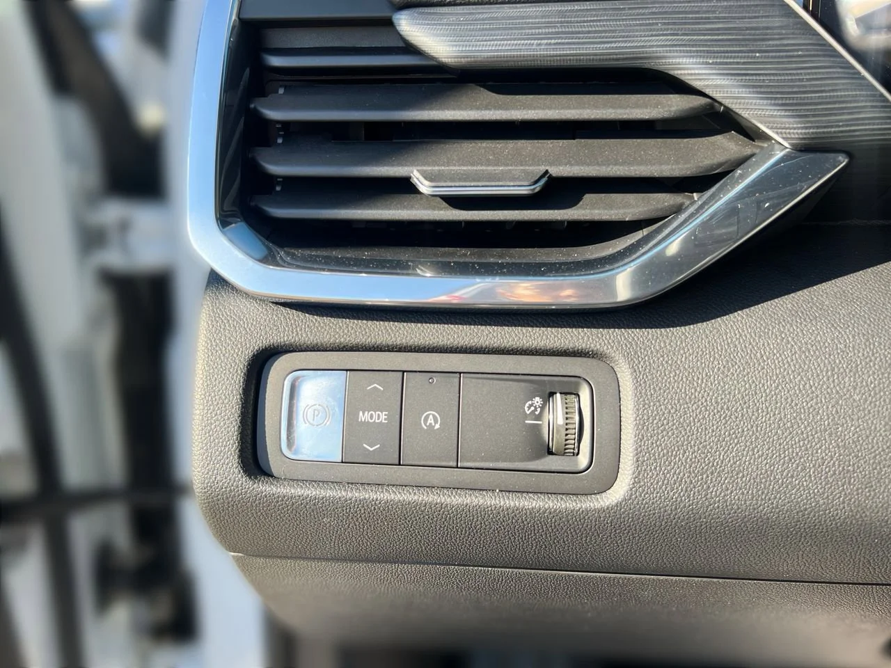 New 2026 Summit White GMC Elevation image 15