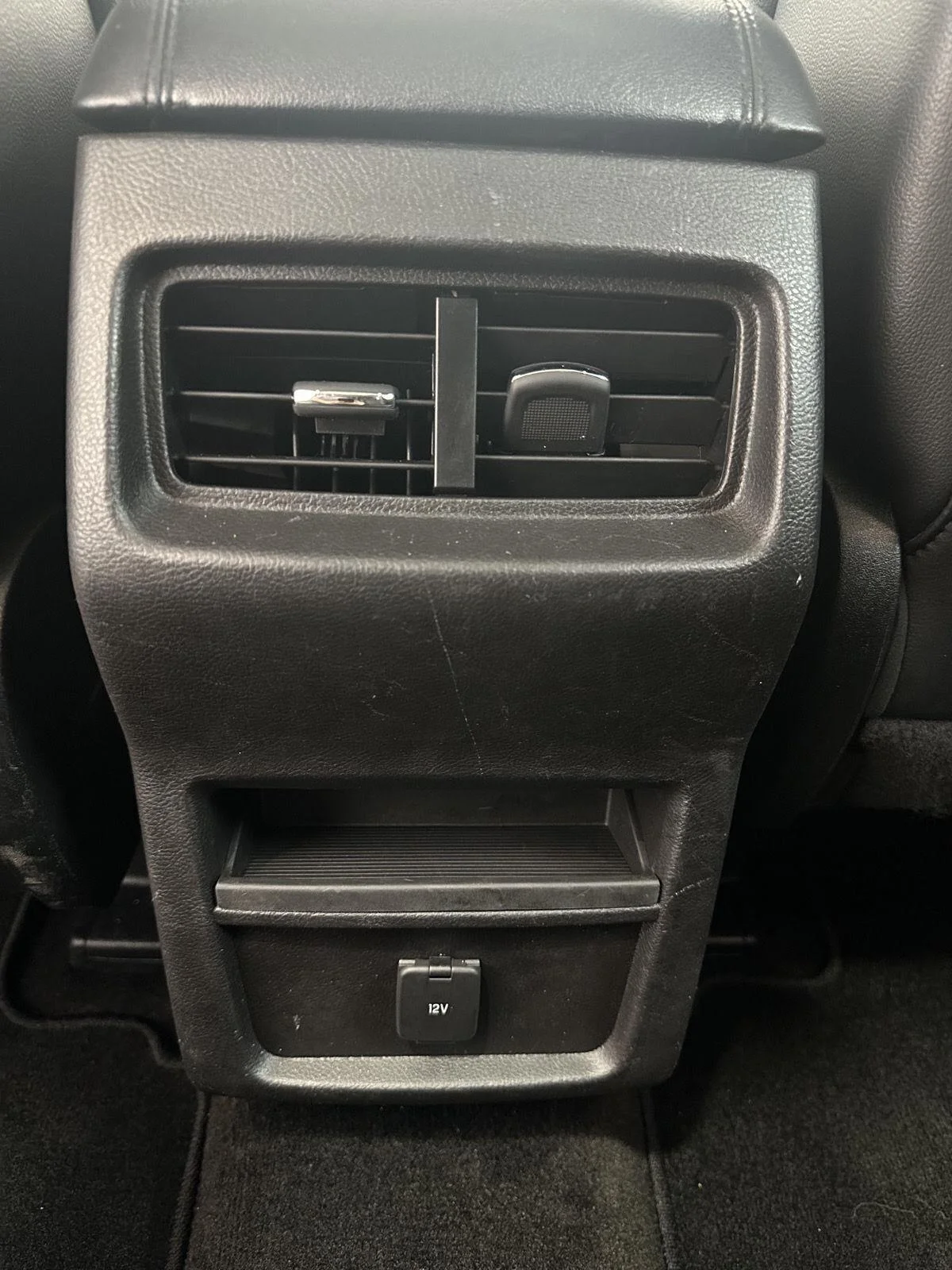 Used 2018 Magnetic Metallic Ford SEL image 23