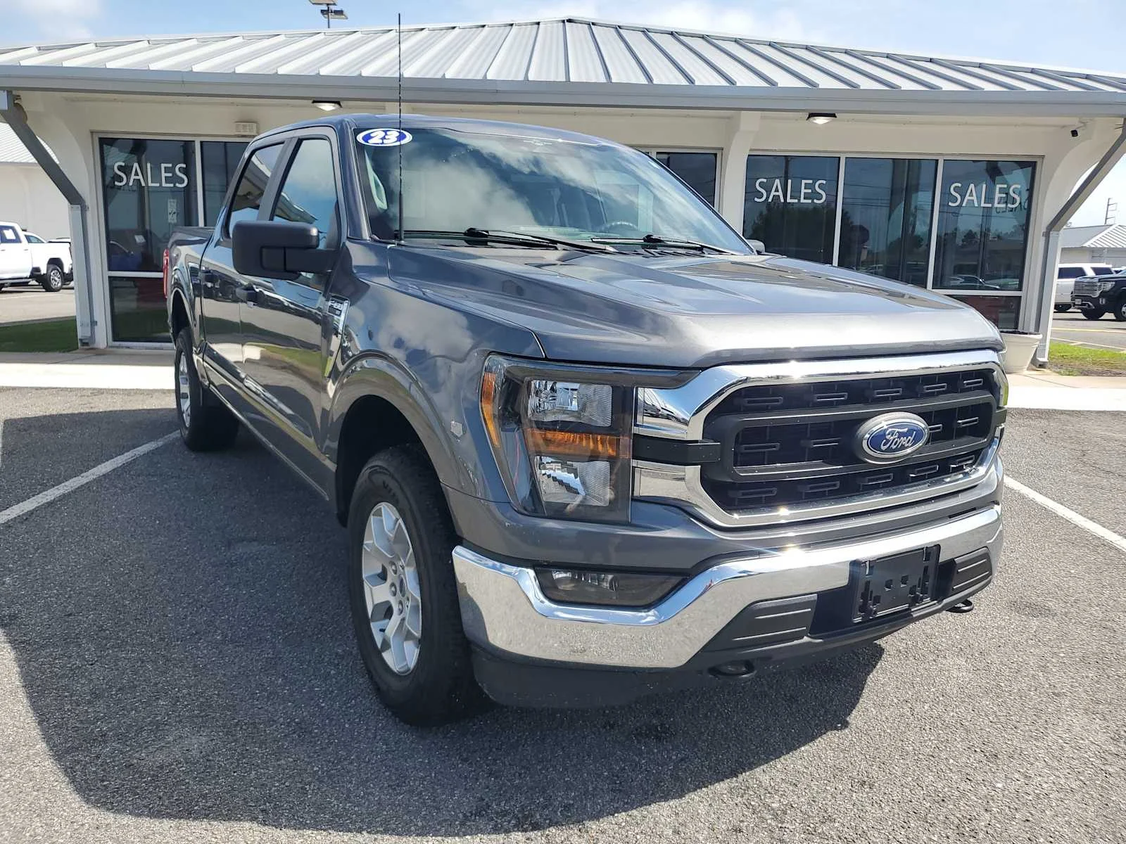 Used 2023 Gray Ford XL image 10
